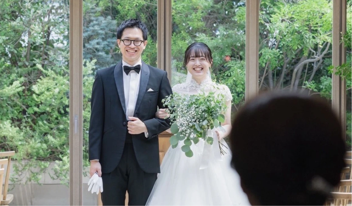ゲストとの距離が近いからこそ、アットホームな空間で結婚の誓いができました。