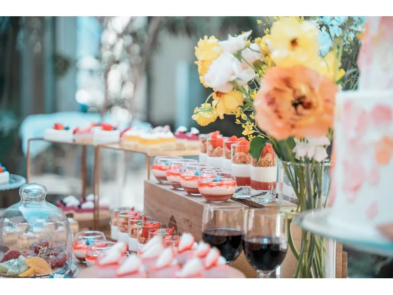 女性に大好評のパティシエ特製デザートビュッフェ＋ローストビーフ＆グランパエリア！☆全15品 2H飲み放題のハイグレードプラン*